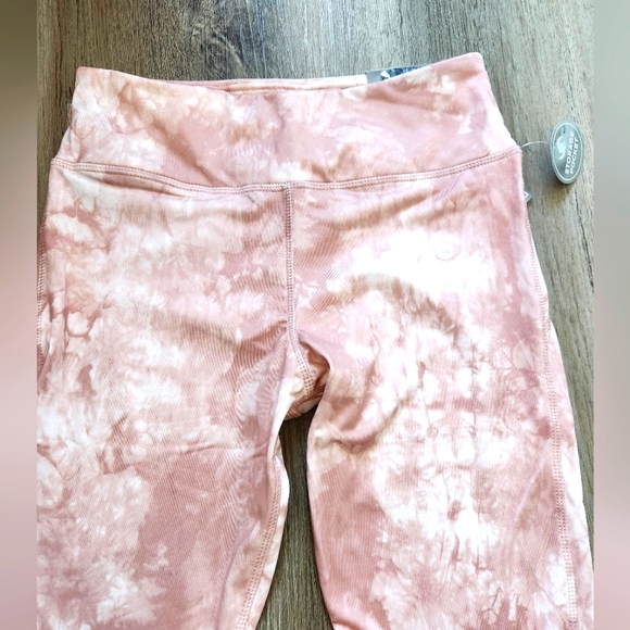 Shadow Sport Leggings - Picture 2 of 7